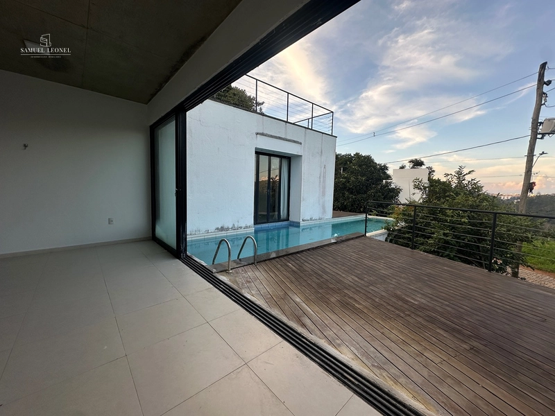 Casa em condomínio fechado com 4 quartos sendo 2 suítes pra venda por 1.300.000,00: 32ª foto da galeria de imagens do imóvel