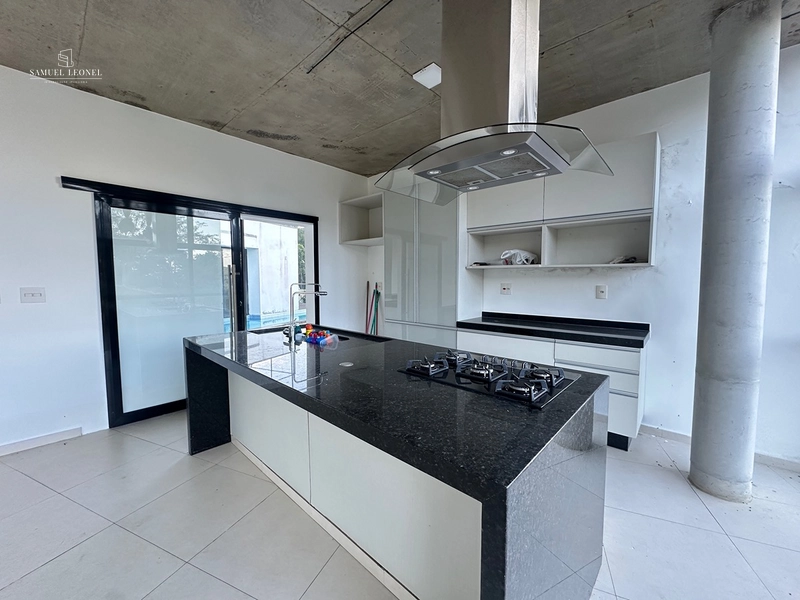 Casa em condomínio fechado com 4 quartos sendo 2 suítes pra venda por 1.300.000,00: 6ª foto da galeria de imagens do imóvel