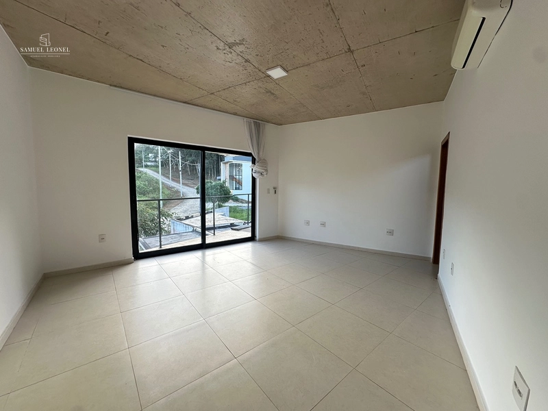 Casa em condomínio fechado com 4 quartos sendo 2 suítes pra venda por 1.300.000,00: 30ª foto da galeria de imagens do imóvel