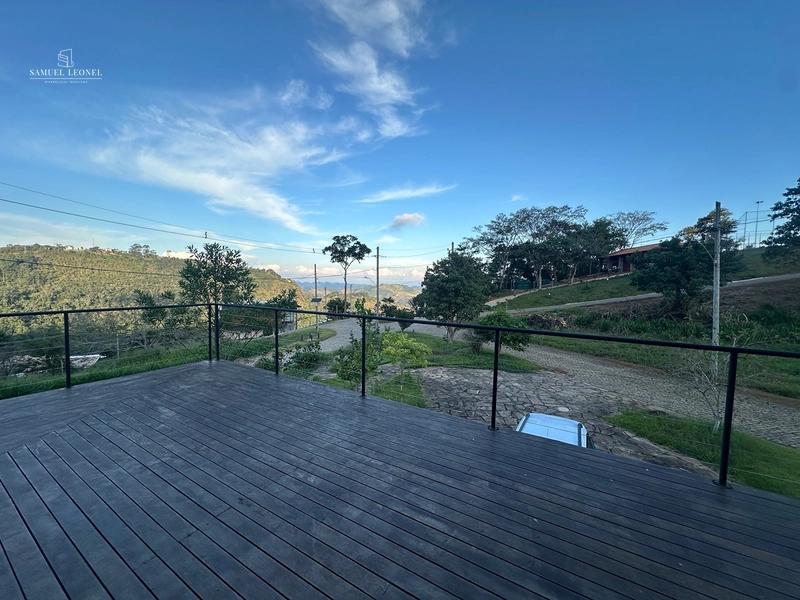 Casa em condomínio fechado com 4 quartos sendo 2 suítes pra venda por 1.300.000,00: 7ª foto da galeria de imagens do imóvel
