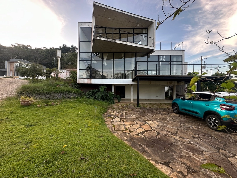 Casa em condomínio fechado com 4 quartos sendo 2 suítes pra venda por 1.300.000,00: 33ª foto da galeria de imagens do imóvel