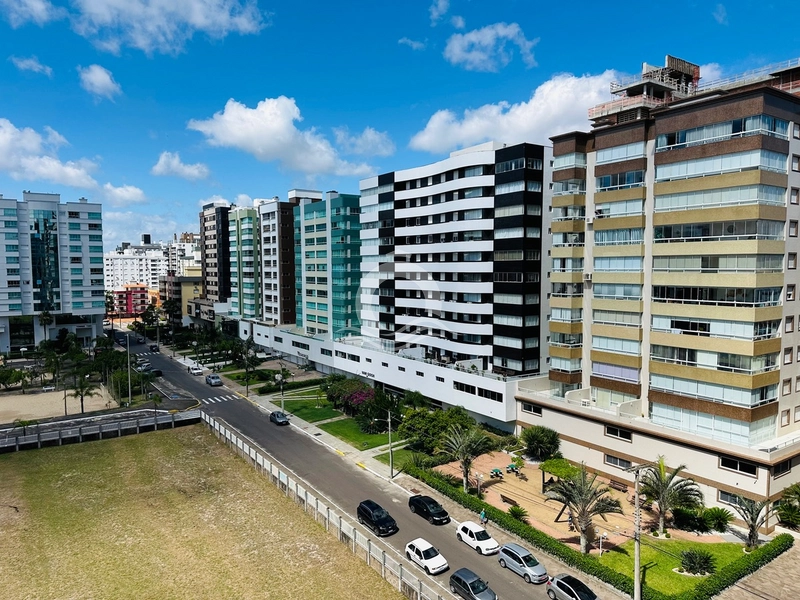 Dois dormitórios em Capão da Canoa. Andar alto com vista mar e praça: 10ª foto da galeria de imagens do imóvel