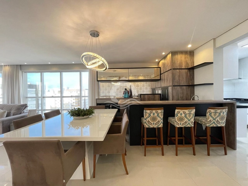 Amplo apartamento frente avenida e com vista eterna para o mar: 6ª foto da galeria de imagens do imóvel