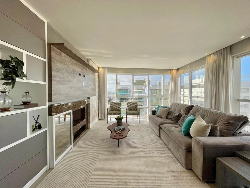 Amplo apartamento frente avenida e com vista eterna para o mar: 1ª foto da galeria de imagens do imóvel