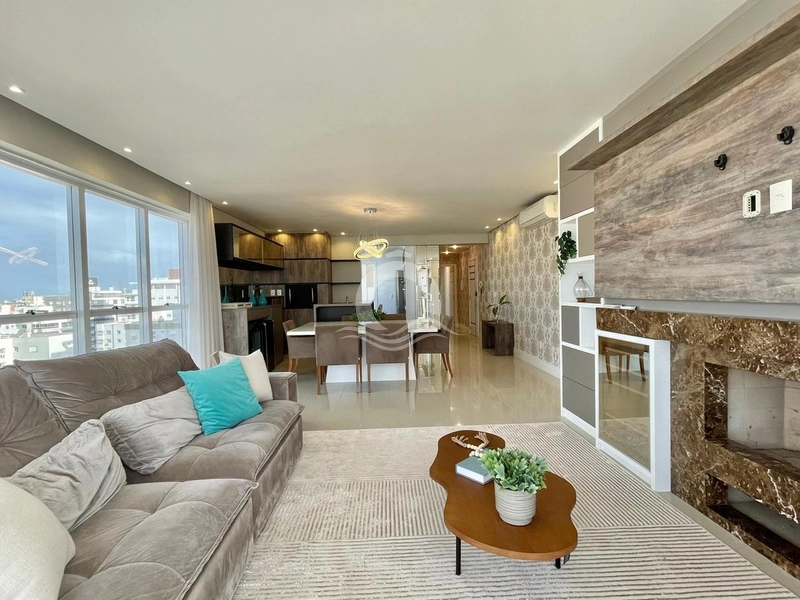 Amplo apartamento frente avenida e com vista eterna para o mar: 3ª foto da galeria de imagens do imóvel