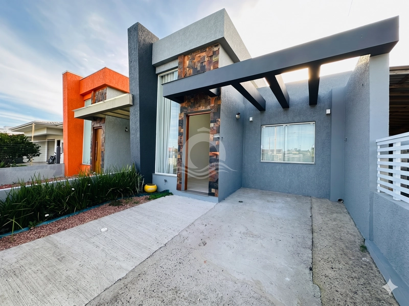 Casa 3 quartos semi-mobiliada venda junto ao Mar Capão da Canoa: 1ª foto da galeria de imagens do imóvel