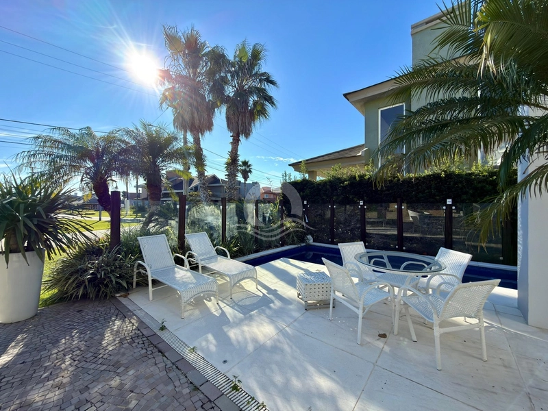 Casa em condomínio de luxo, 4 suítes, piscina e decorada  - Xangri-Lá: 2ª foto da galeria de imagens do imóvel