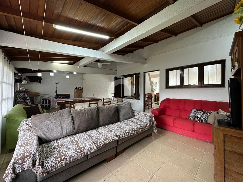 Casa 4 quartos mobiliada de esquina venda Centro Xangri-Lá: 3ª foto da galeria de imagens do imóvel