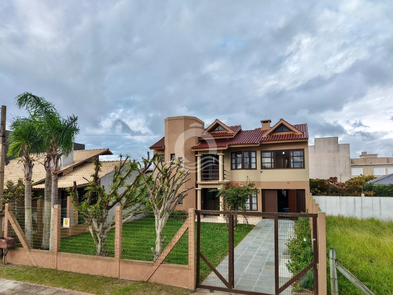 Casa 4 quartos mobiliada de esquina venda Centro Xangri-Lá: 1ª foto da galeria de imagens do imóvel