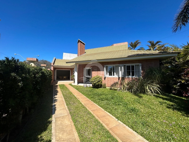 Casa 3 quartos mobiliada com lareira venda Centro Xangri-Lá: 1ª foto da galeria de imagens do imóvel