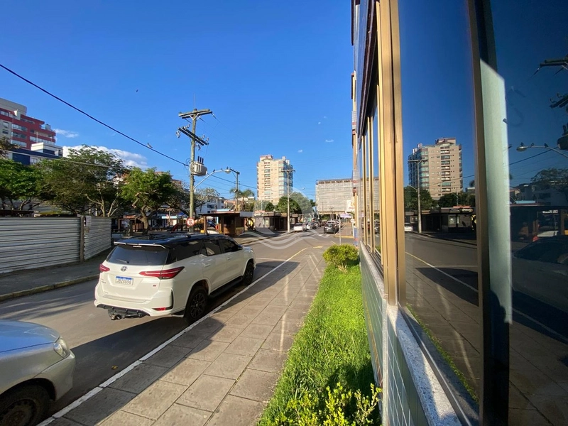 LINDO APARTAMENTO FRENTE A PRAÇA DO MINI GOLFE: 1ª foto da galeria de imagens do imóvel