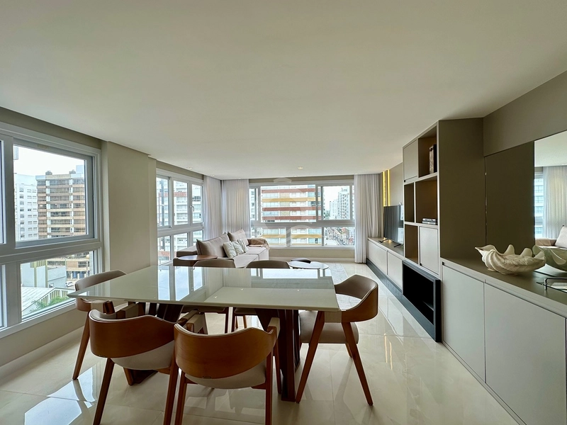 Apartamento 3 quartos decorado frente praça Capão da Canoa: 3ª foto da galeria de imagens do imóvel