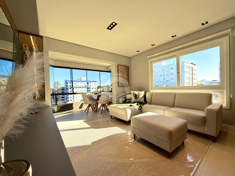 Vista panorâmica para o mar e serra, mobiliado e decorado, 2 dorm: 9ª foto da galeria de imagens do imóvel
