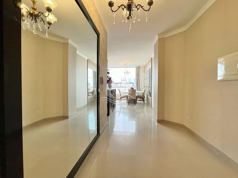 Lindo apartamento com vista eterna para o mar.: 1ª foto da galeria de imagens do imóvel