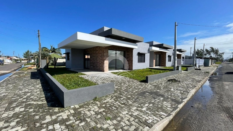 Casa 2 quartos térrea venda junto ao Mar em Capão da Canoa: 2ª foto da galeria de imagens do imóvel