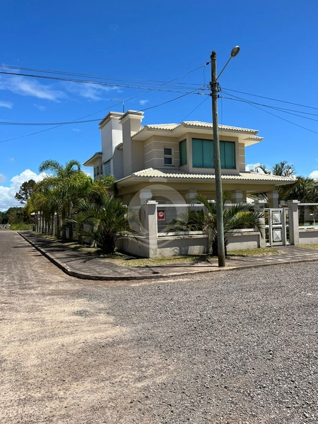 Linda Casa, em Cond. Capão Novo Village..: 35ª foto da galeria de imagens do imóvel