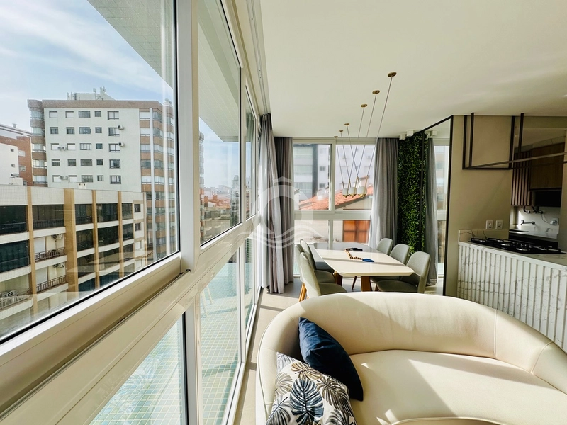 Apartamento decorado a uma quadra do mar de Capão da Canoa: 3ª foto da galeria de imagens do imóvel
