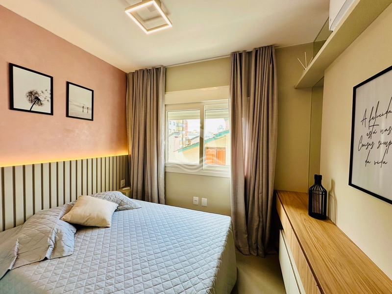 Apartamento decorado a uma quadra do mar de Capão da Canoa: 2ª foto da galeria de imagens do imóvel