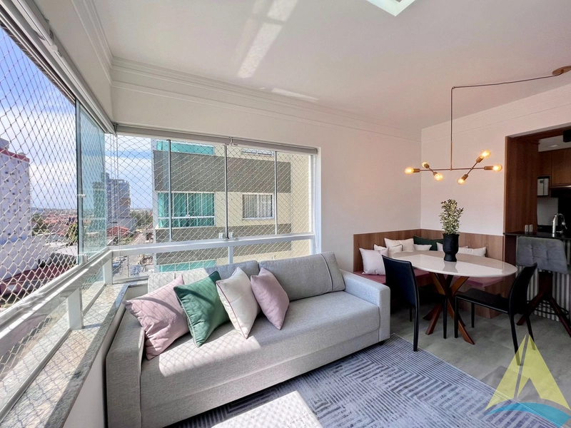 Apartamento Mobiliado e Decorado, em Frente a Praça: 1ª foto da galeria de imagens do imóvel