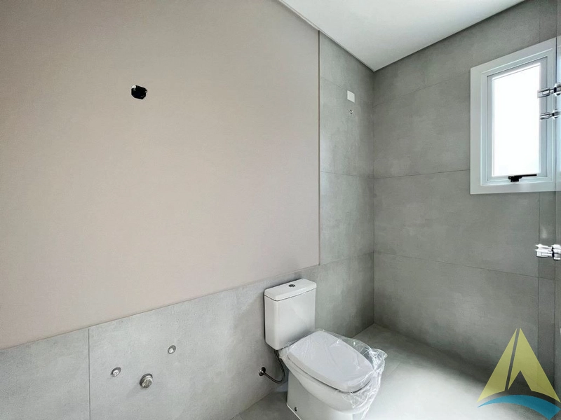 Casa Condomínio com 3 suítes com piscina: 27ª foto da galeria de imagens do imóvel