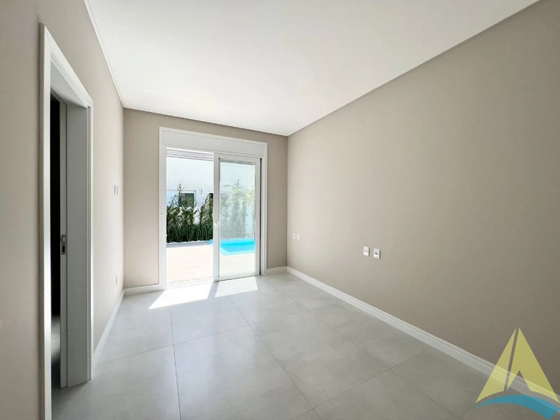 Casa Condomínio com 3 suítes com piscina: 22ª foto da galeria de imagens do imóvel