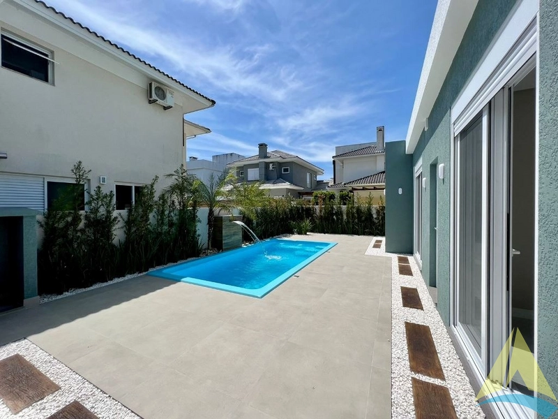 Casa Condomínio com 3 suítes com piscina: 15ª foto da galeria de imagens do imóvel