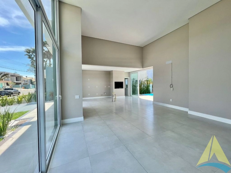 Casa Condomínio com 3 suítes com piscina: 8ª foto da galeria de imagens do imóvel