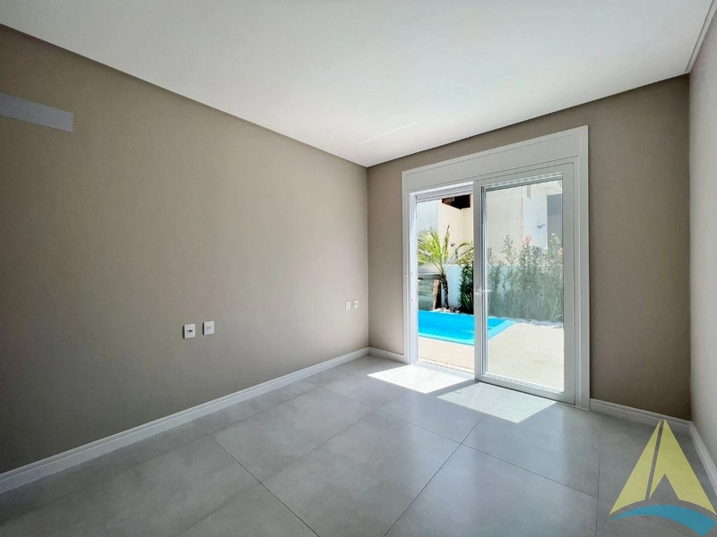 Casa Condomínio com 3 suítes com piscina: 20ª foto da galeria de imagens do imóvel
