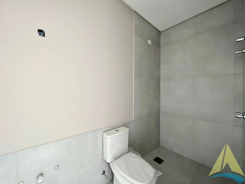 Casa Condomínio com 3 suítes com piscina: 26ª foto da galeria de imagens do imóvel