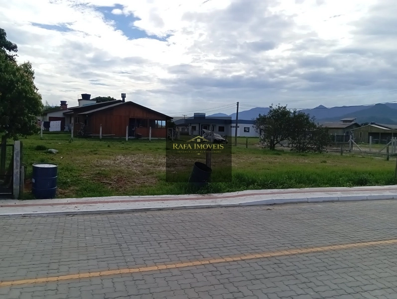 LOTE DE ESQUINA: 3ª foto da galeria de imagens do imóvel