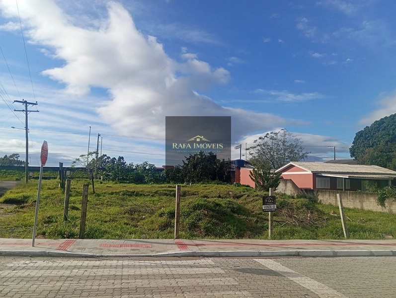 TERRENO DE ESQUINA: 4ª foto da galeria de imagens do imóvel