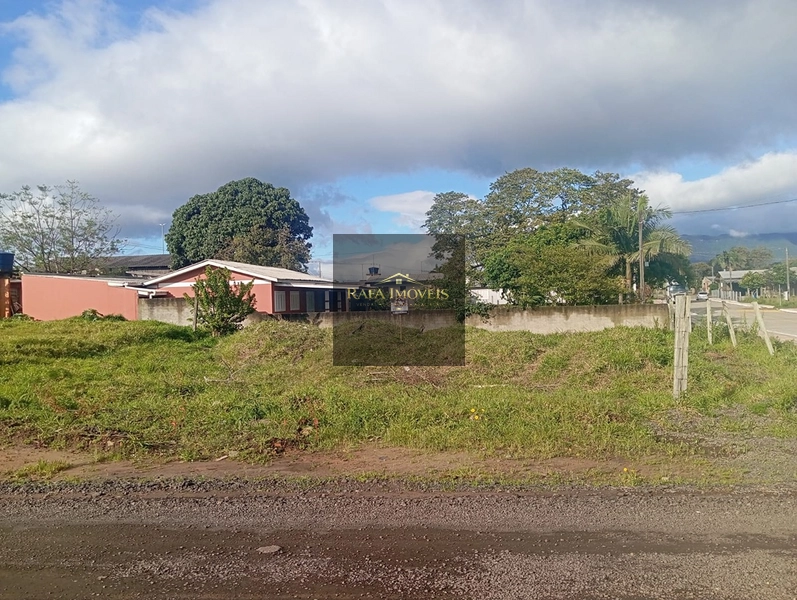 TERRENO DE ESQUINA: 5ª foto da galeria de imagens do imóvel