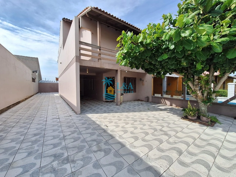 150 metros do mar!: 1ª foto da galeria de imagens do imóvel