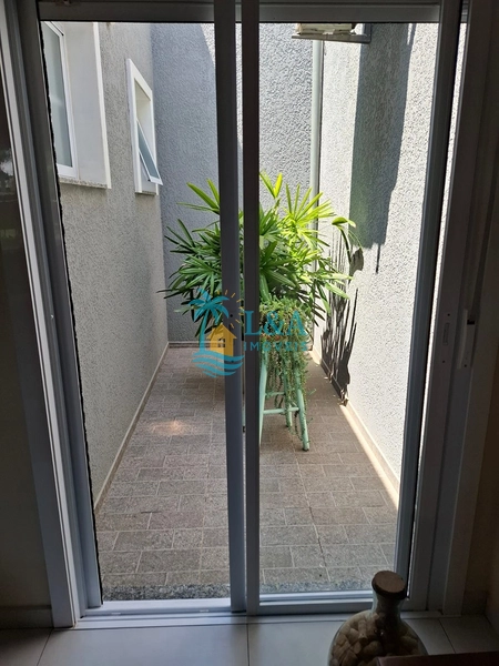 Casa de alto padrão com laje de concreto – 3 dormitórios (1 suíte): 2ª foto da galeria de imagens do imóvel