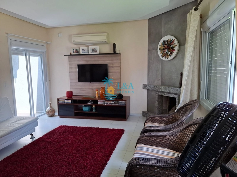 Casa de alto padrão com laje de concreto – 3 dormitórios (1 suíte): 3ª foto da galeria de imagens do imóvel