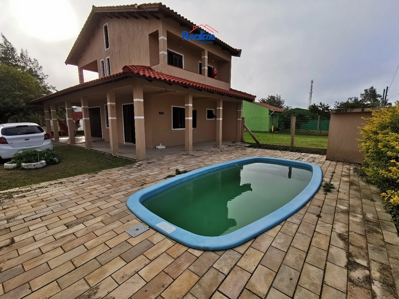 Casa com piscina a poucos metros do mar!: 1ª foto da galeria de imagens do imóvel