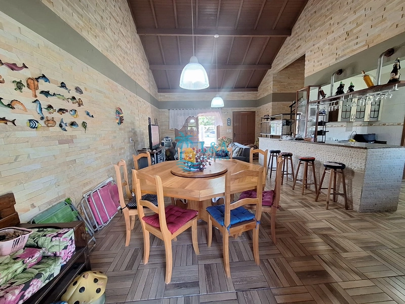 Sobrado mobiliado com 3 dormitórios e terreno com duas frentes: 18ª foto da galeria de imagens do imóvel