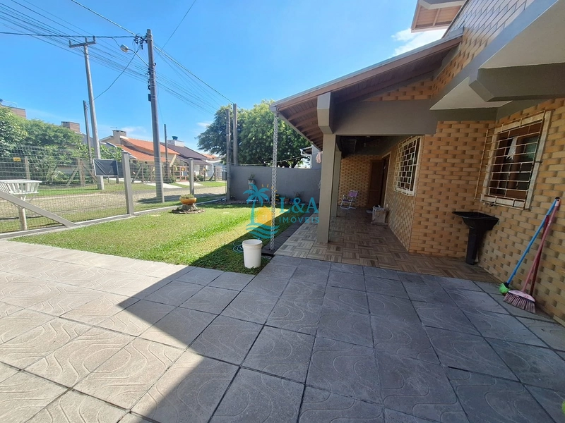 Sobrado mobiliado com 3 dormitórios e terreno com duas frentes: 2ª foto da galeria de imagens do imóvel