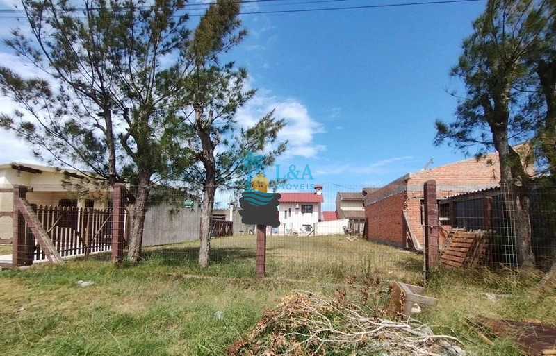 Terreno a 200 metros do Mar: 1ª foto da galeria de imagens do imóvel