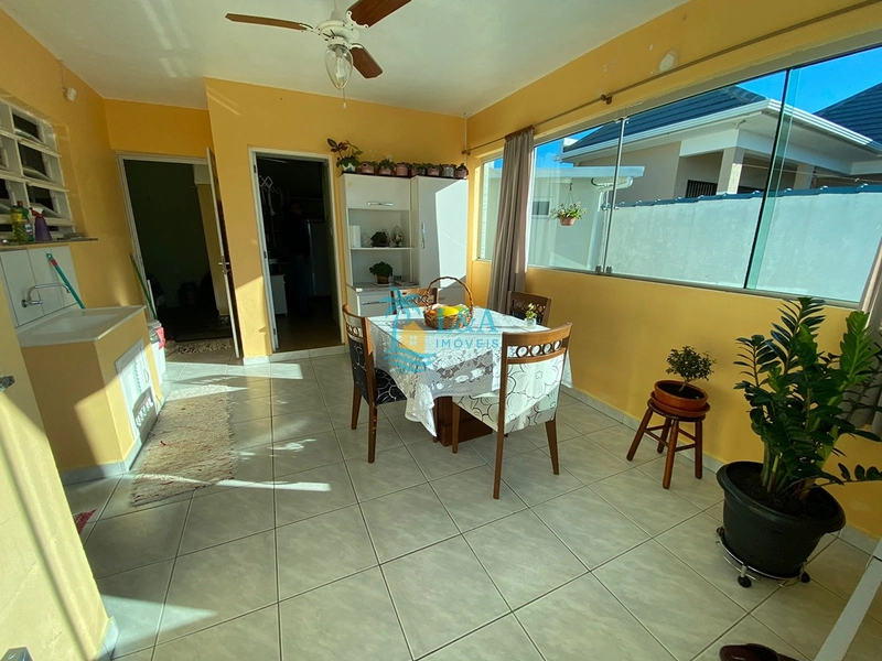 Casa a poucos metros do mar!: 22ª foto da galeria de imagens do imóvel