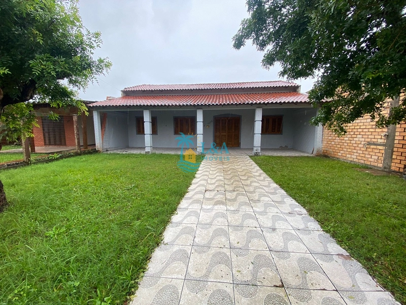 Excelente casa a apenas 250 metros do mar!: 1ª foto da galeria de imagens do imóvel