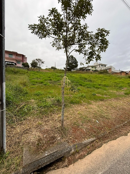 🏢 Excelente oportunidade comercial no Loteamento Santa Catarina!: 3ª foto da galeria de imagens do imóvel