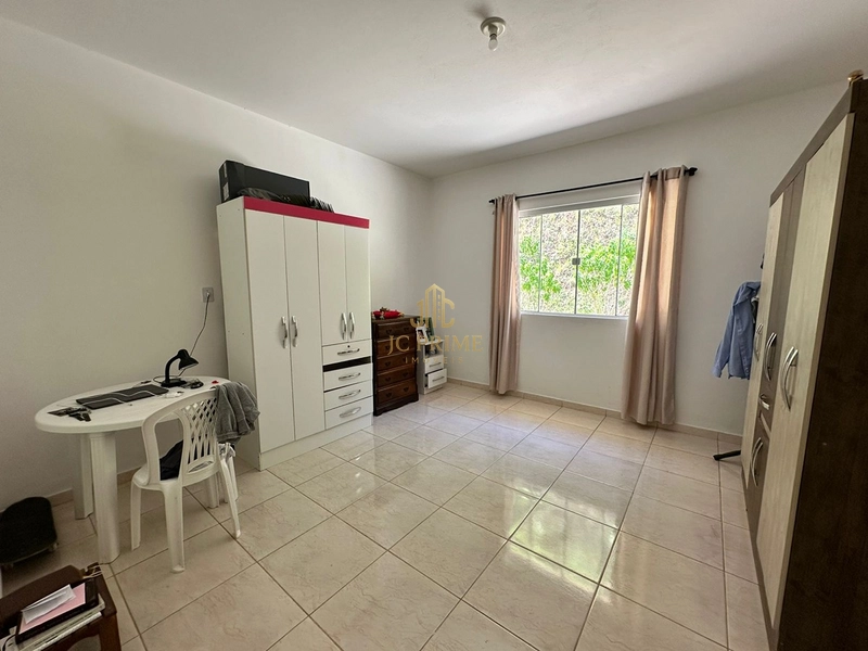 Viva com espaço e tranquilidade: 4.400m² com casa ampla e área gourmet: 24ª foto da galeria de imagens do imóvel