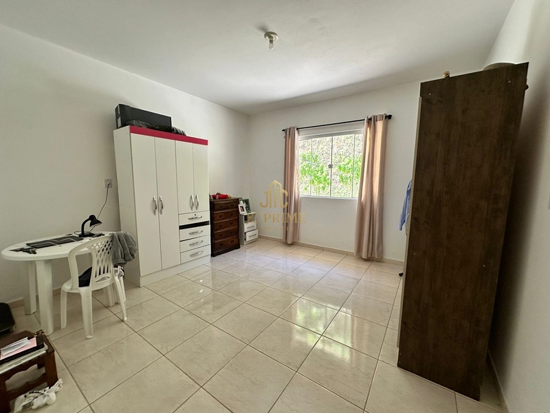 Viva com espaço e tranquilidade: 4.400m² com casa ampla e área gourmet: 21ª foto da galeria de imagens do imóvel