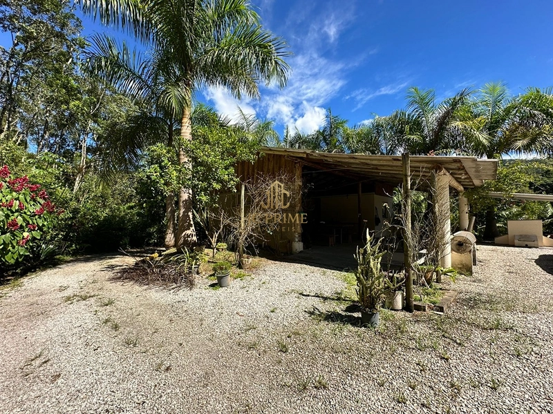 Viva com espaço e tranquilidade: 4.400m² com casa ampla e área gourmet: 40ª foto da galeria de imagens do imóvel