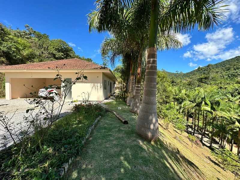 Viva com espaço e tranquilidade: 4.400m² com casa ampla e área gourmet: 32ª foto da galeria de imagens do imóvel