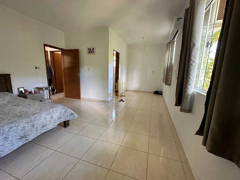 Viva com espaço e tranquilidade: 4.400m² com casa ampla e área gourmet: 11ª foto da galeria de imagens do imóvel