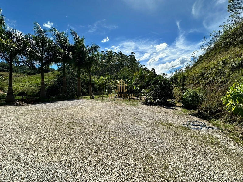 Viva com espaço e tranquilidade: 4.400m² com casa ampla e área gourmet: 33ª foto da galeria de imagens do imóvel