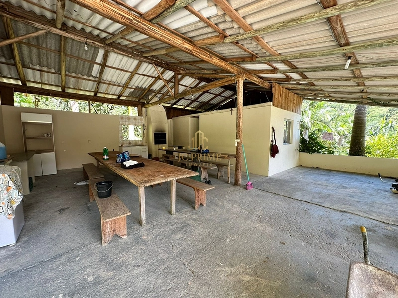 Viva com espaço e tranquilidade: 4.400m² com casa ampla e área gourmet: 41ª foto da galeria de imagens do imóvel