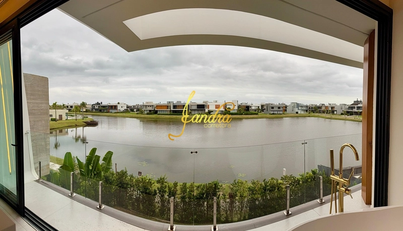 Sobrado beira lago, com piscina aquecida: 16ª foto da galeria de imagens do imóvel